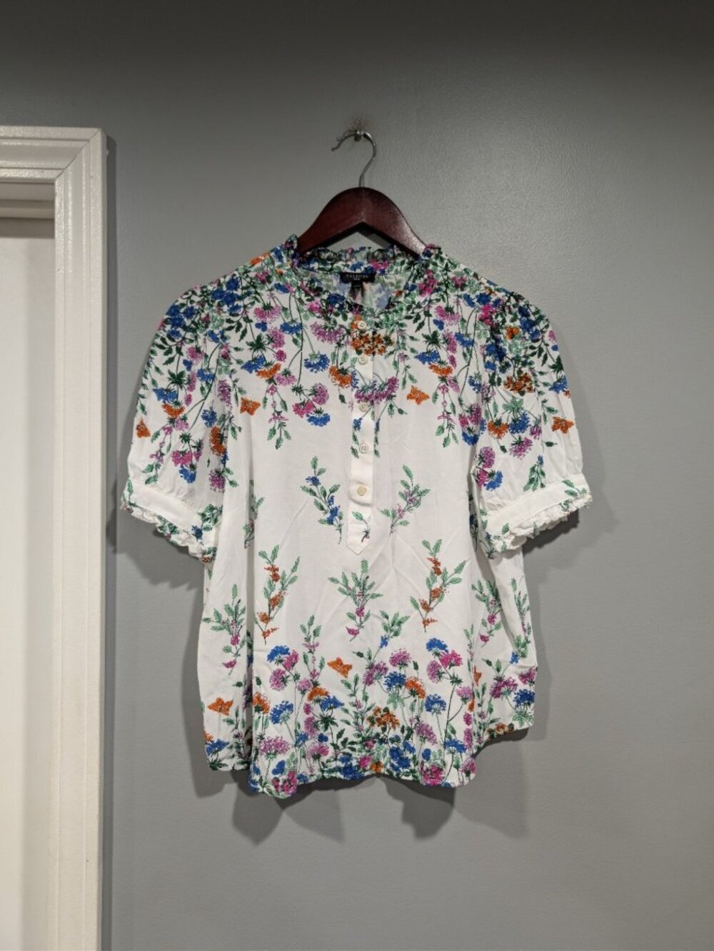 Talbots Floral Blouse Puff Sleeve Ruffle Trim Collar Button Pop-Over Top Sz MP